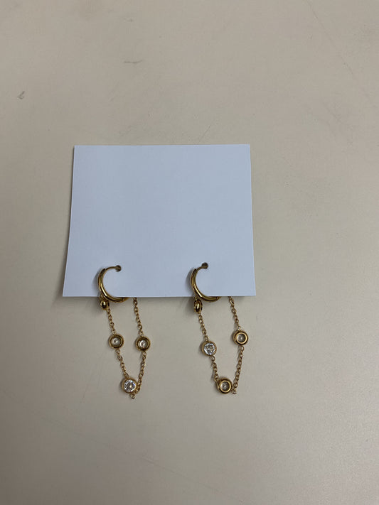 Chan Sutt Pearls Paris Earrings