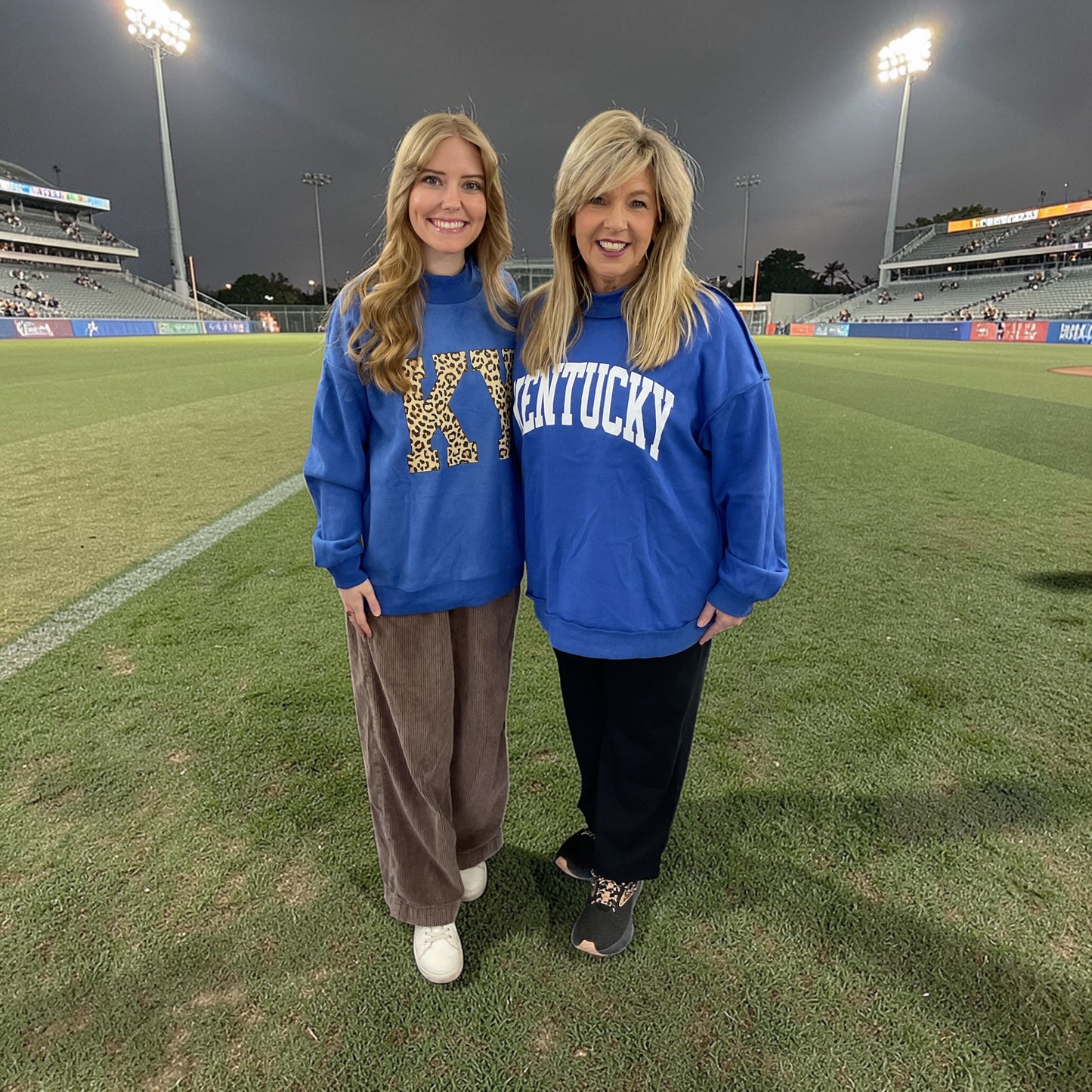 Kentucky Leopard Blue Reversible Mock-neck Sweatshirt