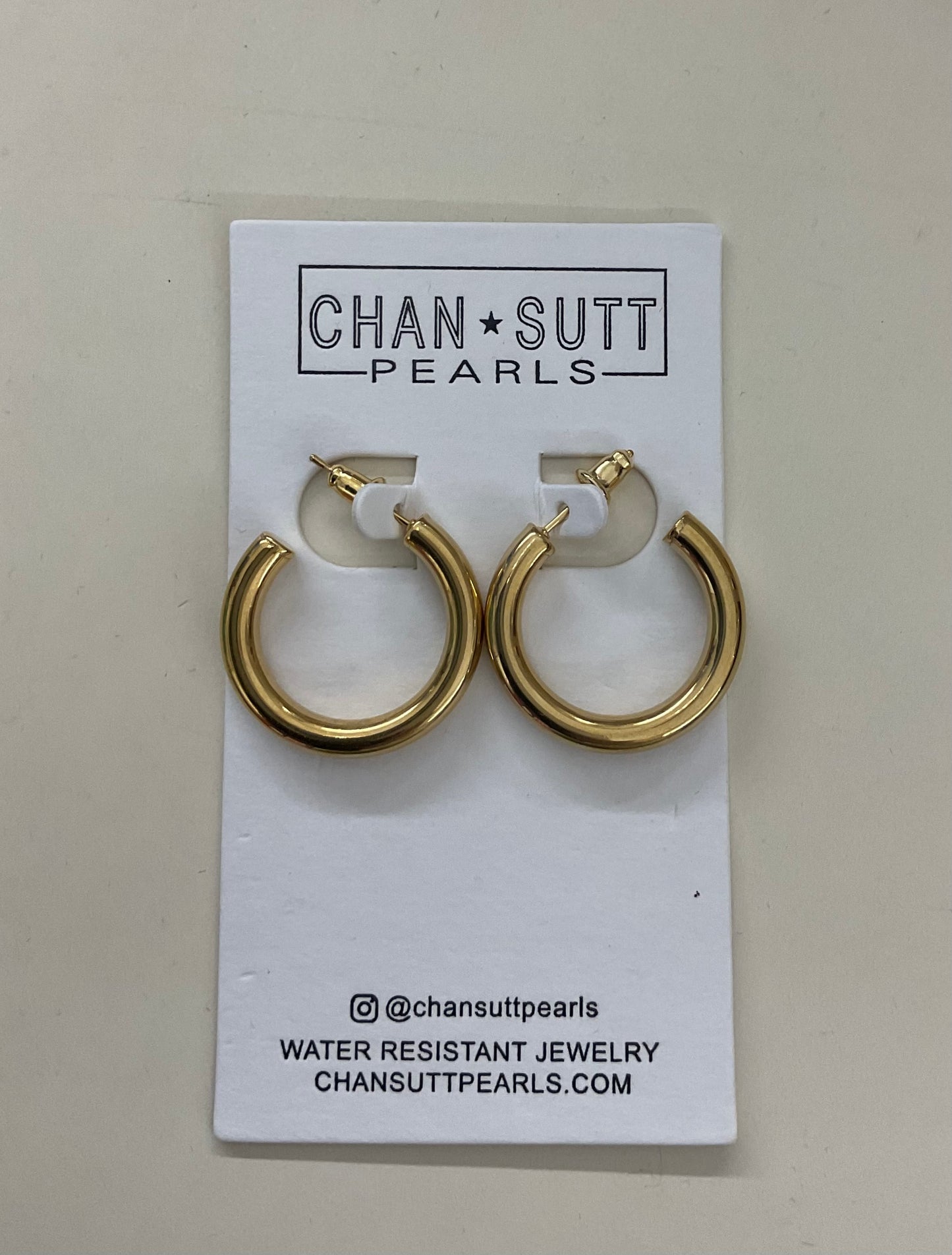 Chan Sutt Small Gold Hoops