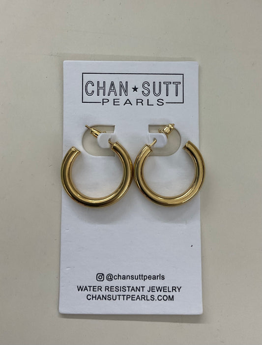 Chan Sutt Small Gold Hoops
