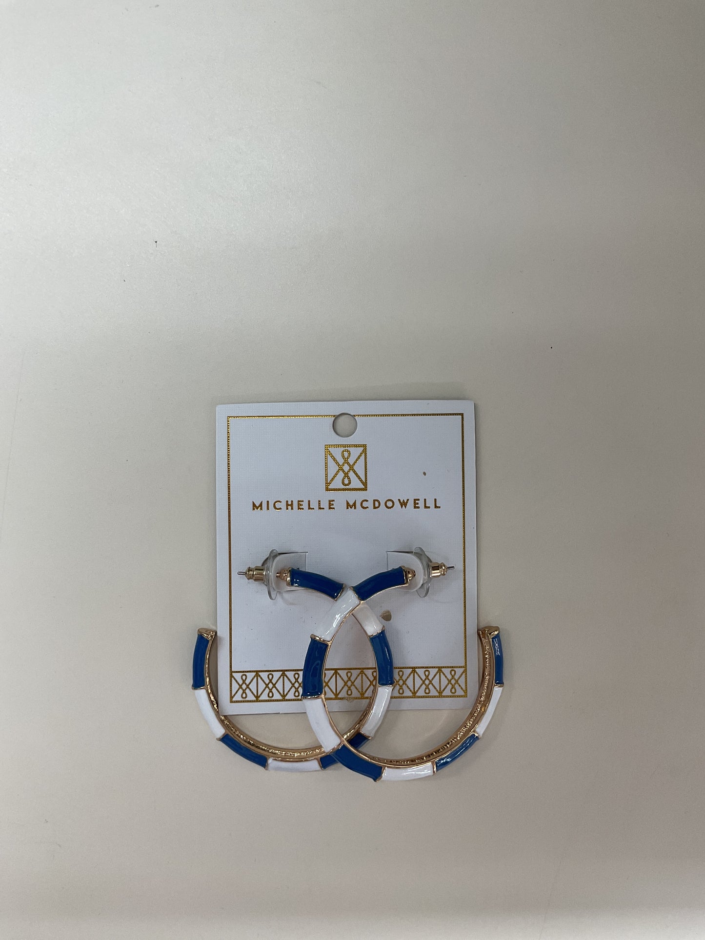 MM Medium Hoop B/W