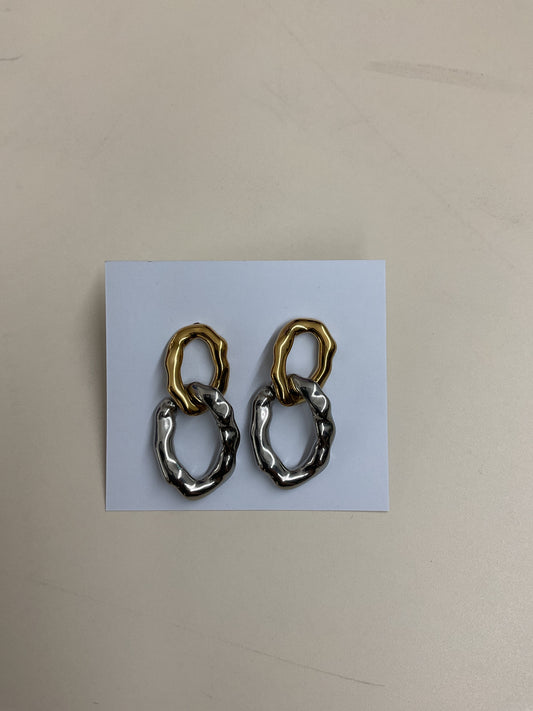 Chan Sutt Pearls Silver Gold Chain Earrings
