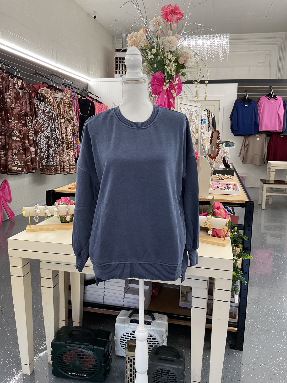 Pigment Dyed Hi Low Sweatshirt Navy