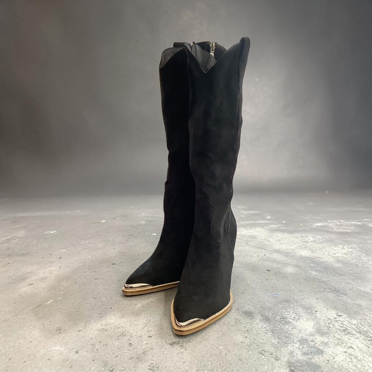 Black Cheyenne Modern Cowboy Boots