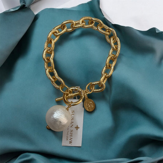 Susan Shaw Gold and White Cotton Pearl Bracelet
